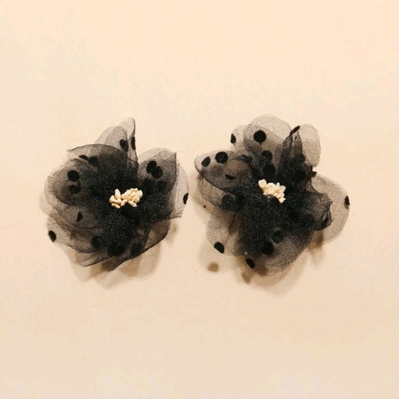 🌺 3 for $25 Polka Dot Mesh Flower Earrings - Picture 3 of 4
